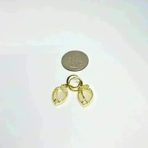 NWOT Beautiful Tulip Shaped Earrings - Picture 4 of 4